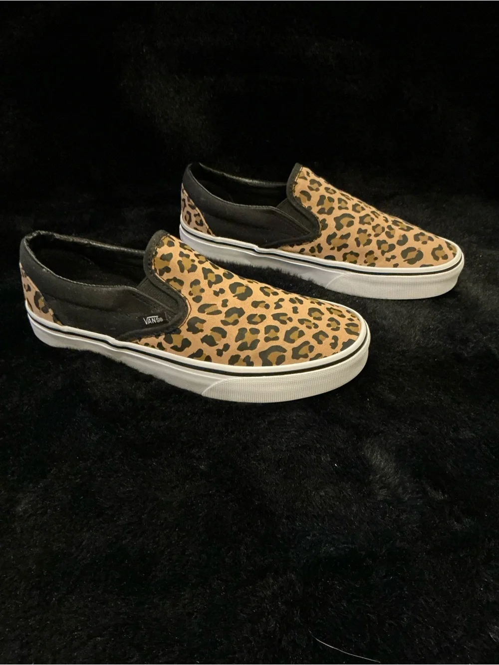 Vans Asher Deluxe Slip-On Sneakers in Leopard Print Tan and Black Size 7.5